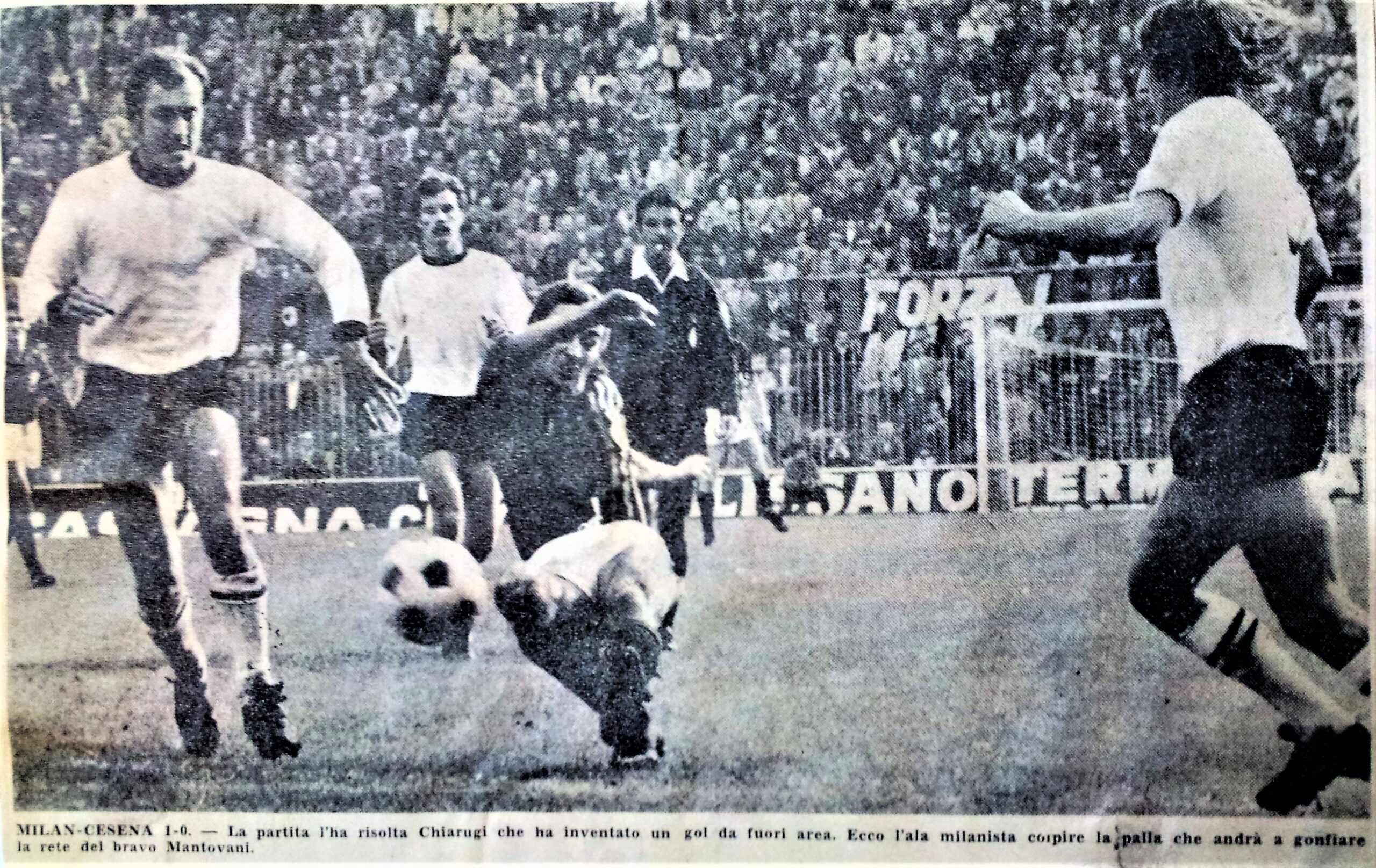 Milan-Cesena 1973-74  Il tiro vincente di Chiarugi tra Danova e Festa