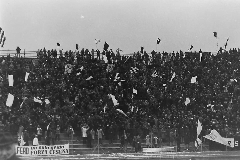 Cesena-Genoa 1973-74. La Curva Sud (foto Nanni)