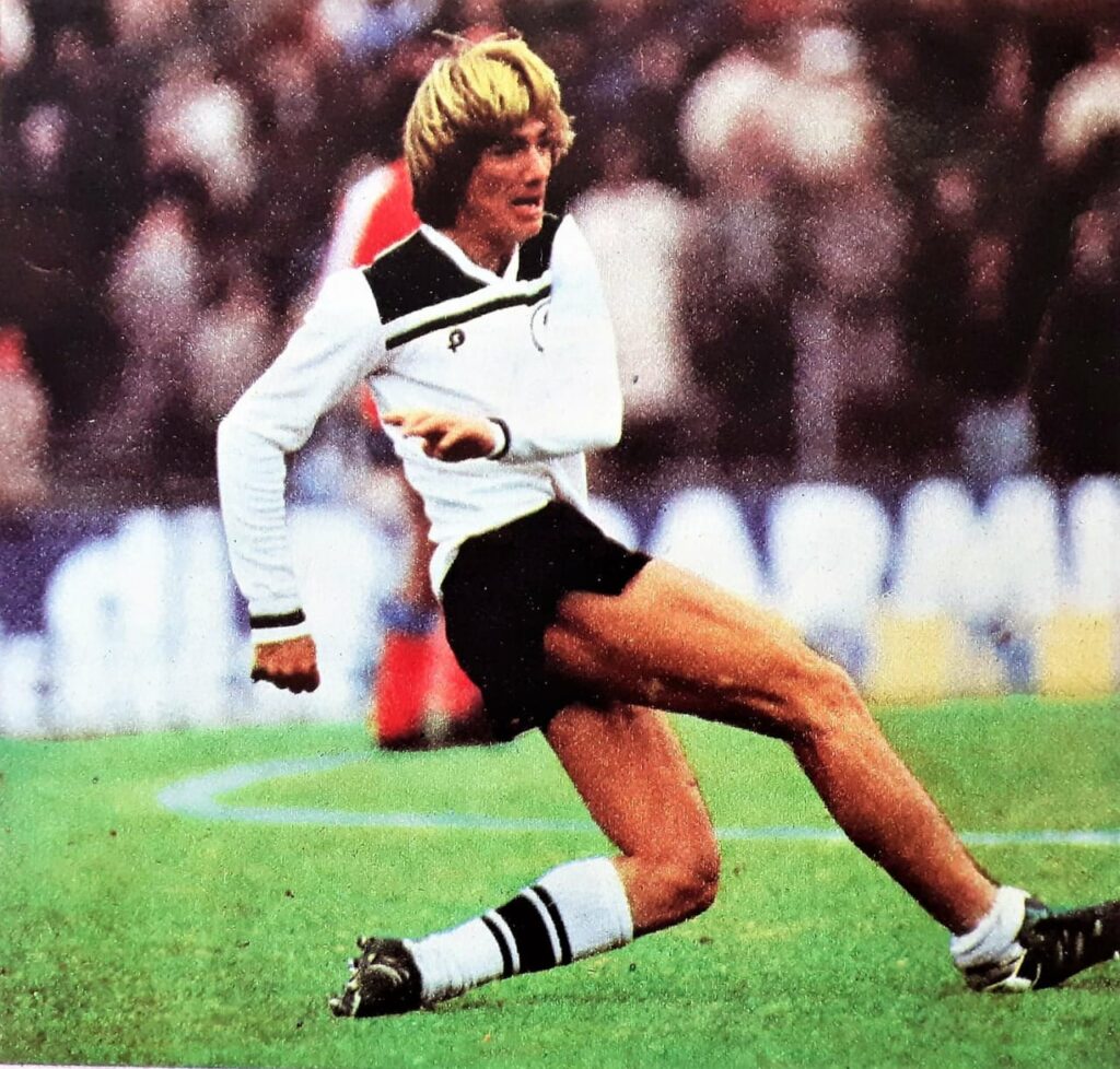 Cesena-Spal-1980-81-Bonini con maglia Pouchain