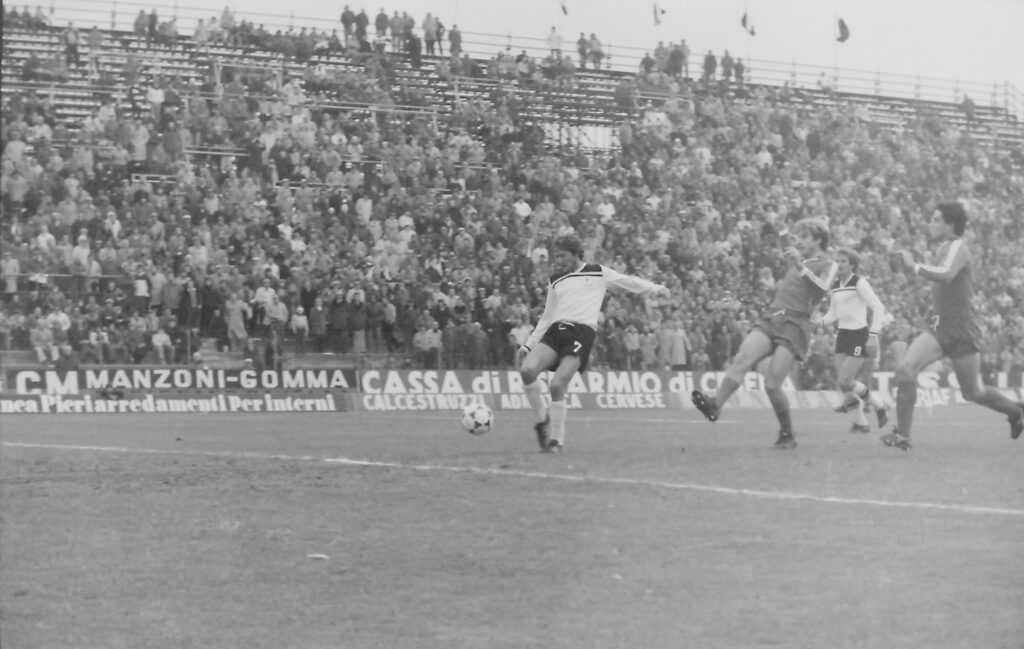 Cesena-Spal-1980-81.-Bergamaschi-spreca-da-buona-posizione
